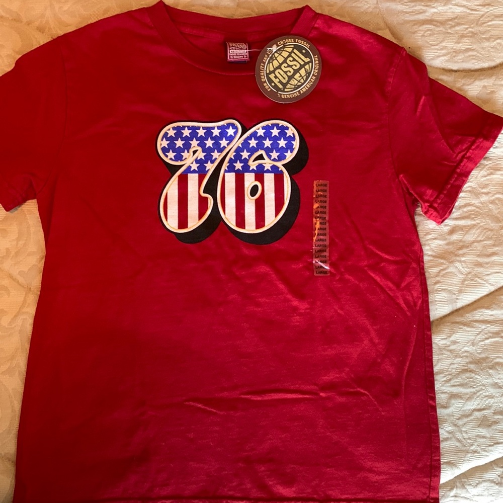 Fossil brand kids t-shirt size Large-new with tags!